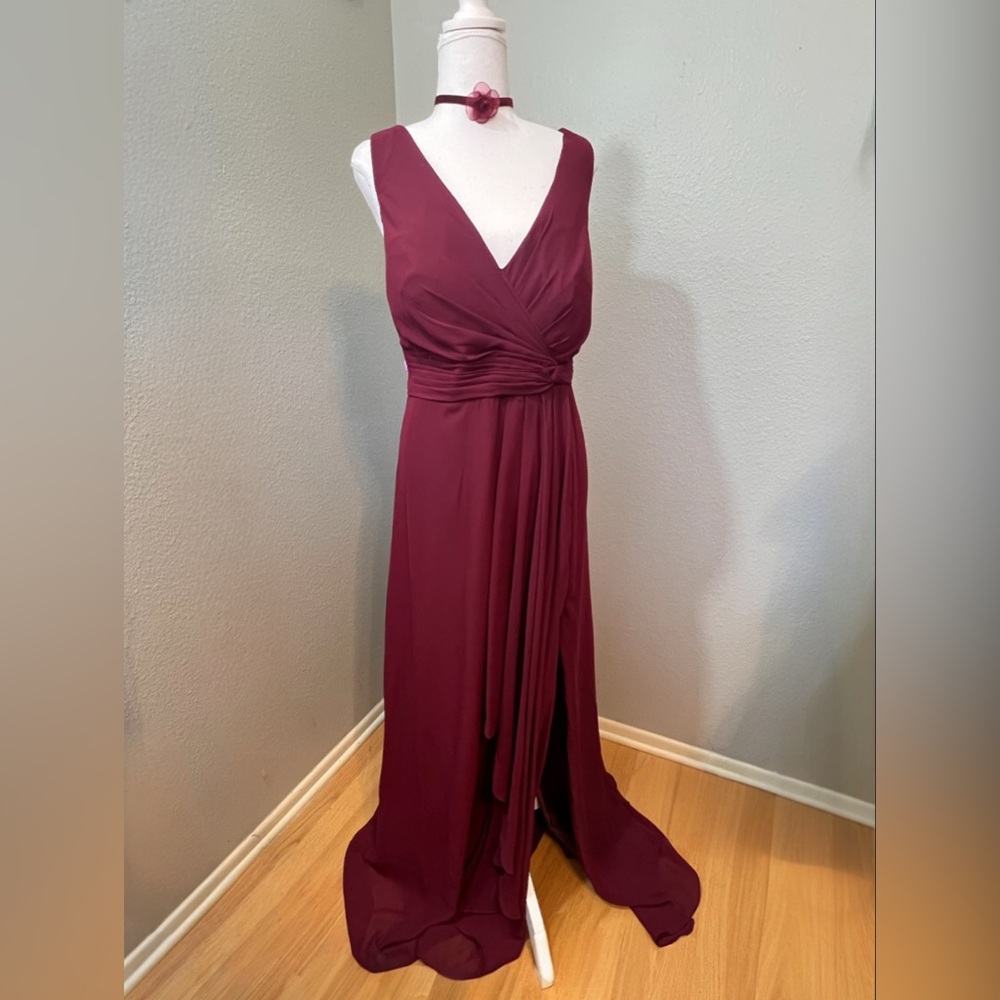 #179 Burgundy deep V-neckline, sleeveless Chiffon gown - Size 18-20/2X